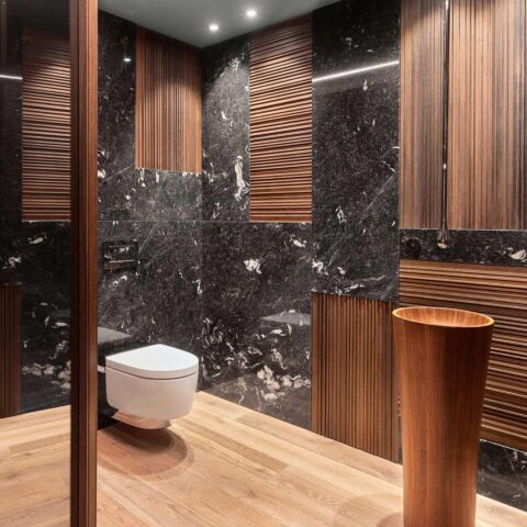 Luxus Gäste WC aus Naturstein